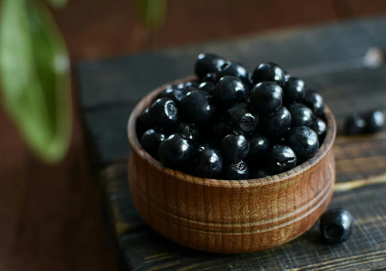 Un plat de cassis qui rentre dans les saveurs du Gin Acolyte.